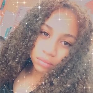 Meet your Posher, Roxanne